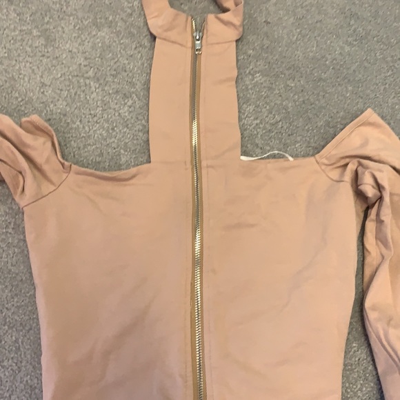 Off the shoulder cropped long sleeve - Picture 2 of 2